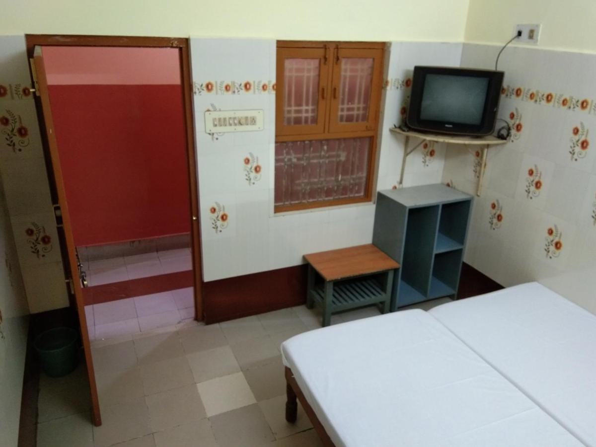 Hotel Sriram Lodge Tirupati Exterior photo