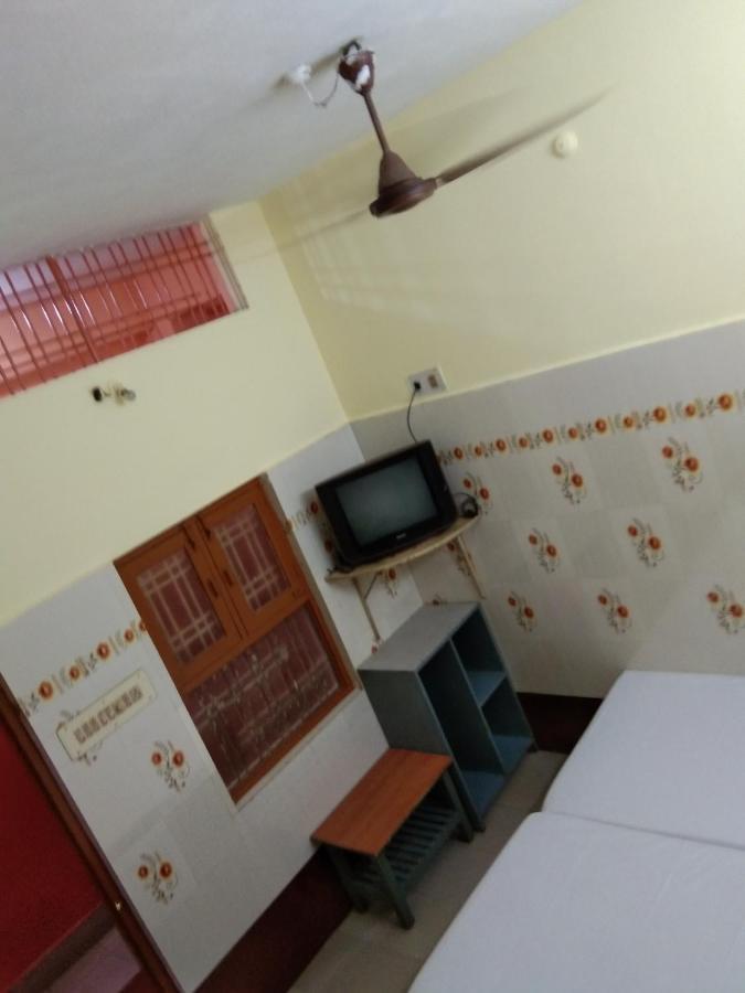Hotel Sriram Lodge Tirupati Exterior photo