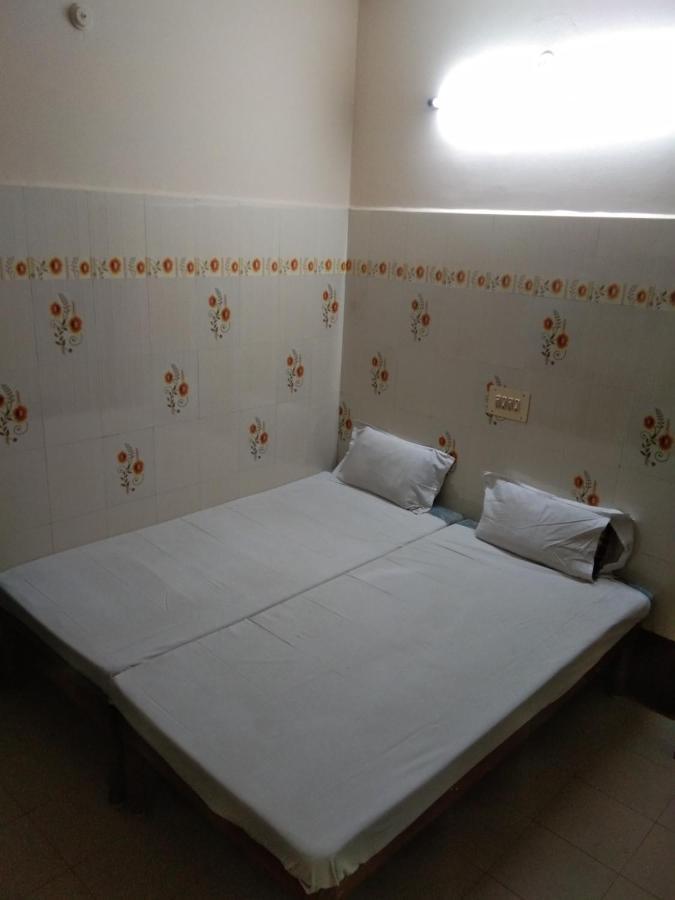 Hotel Sriram Lodge Tirupati Exterior photo