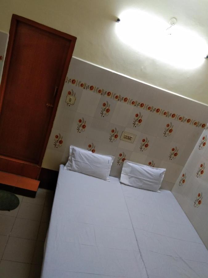 Hotel Sriram Lodge Tirupati Exterior photo