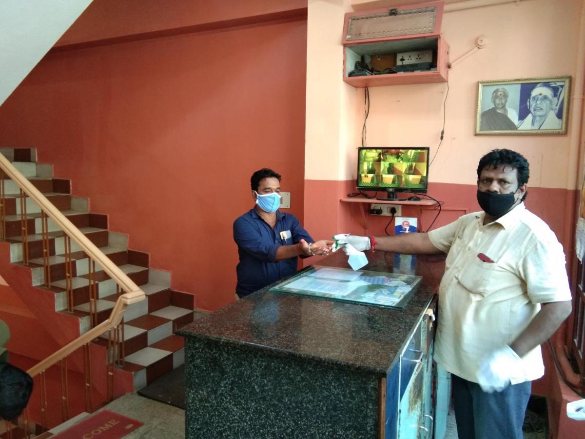Hotel Sriram Lodge Tirupati Exterior photo